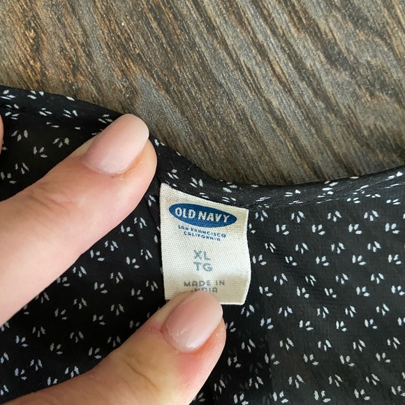 Old Navy sheer black blouse - Picture 9 of 9